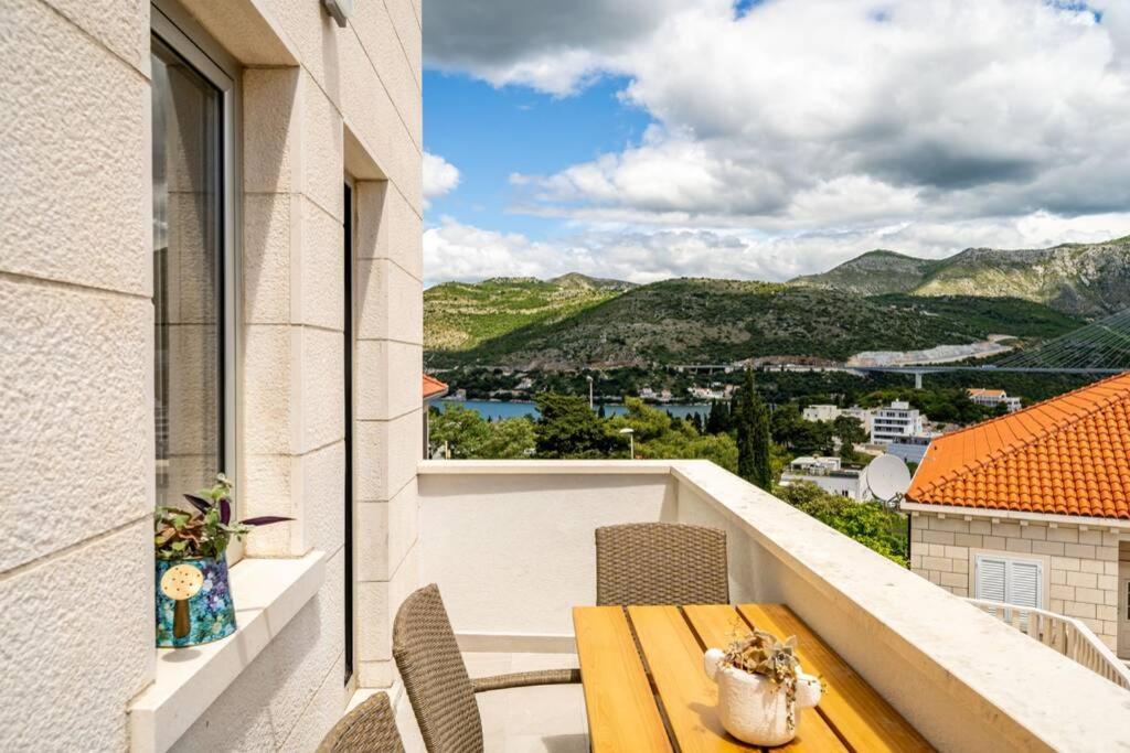 Villa Diana: Bayside View Beauty - A Romantic Home Дубровник Экстерьер фото